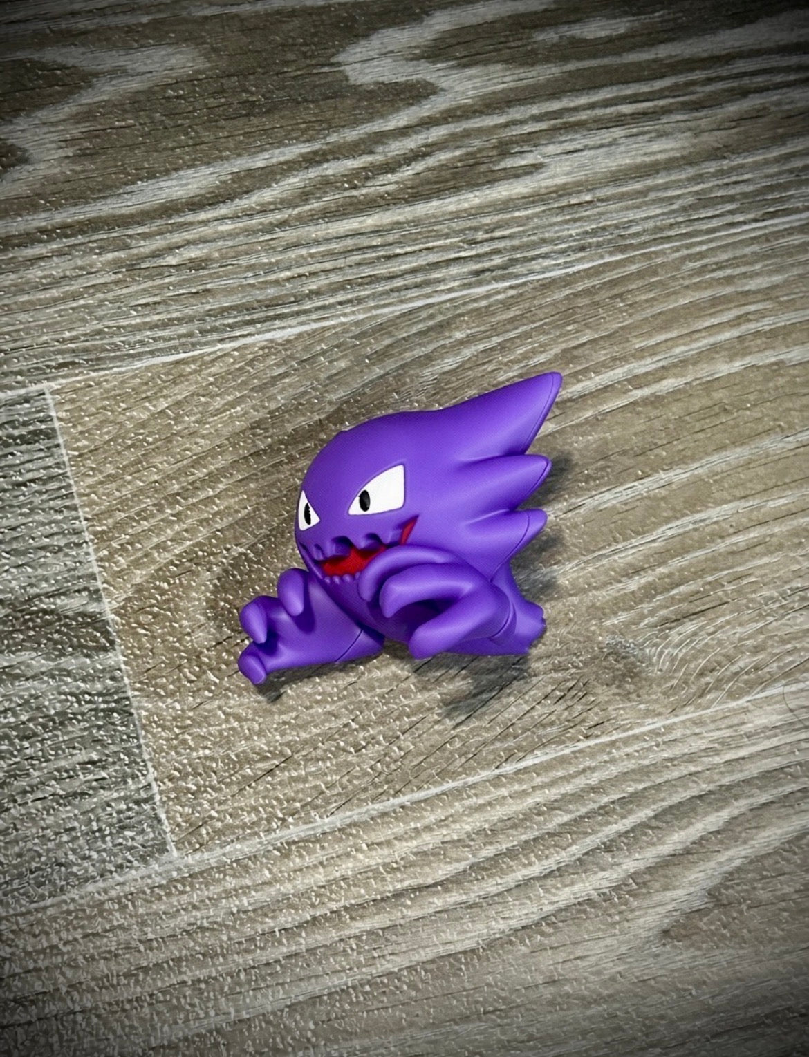 Pokemon Haunter - Ghost Through The Window - Magnetic Halloween Decoration