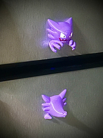 Pokemon Haunter - Ghost Through The Window - Magnetic Halloween Decoration